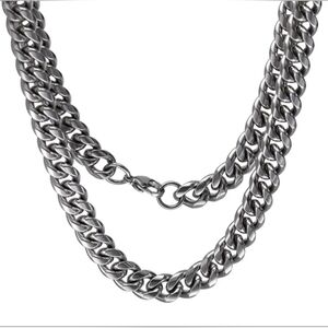 Elegant Silver Chain Necklace